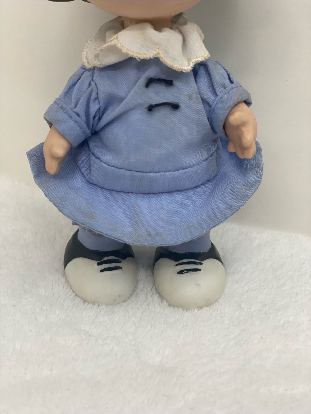 Hallmark Peanuts Gallery Lucy Jointed Porcelain Figurine 8781 Limited Edition - Picture 2 of 11